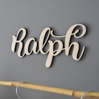 Naturel houten naam voor babykamer
